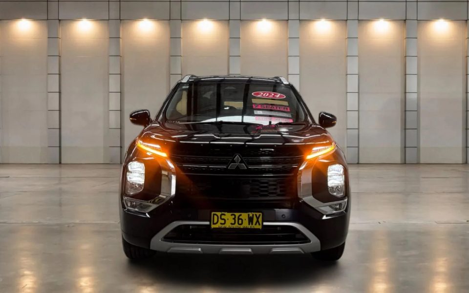 2024 Mitsubishi Outlander LS