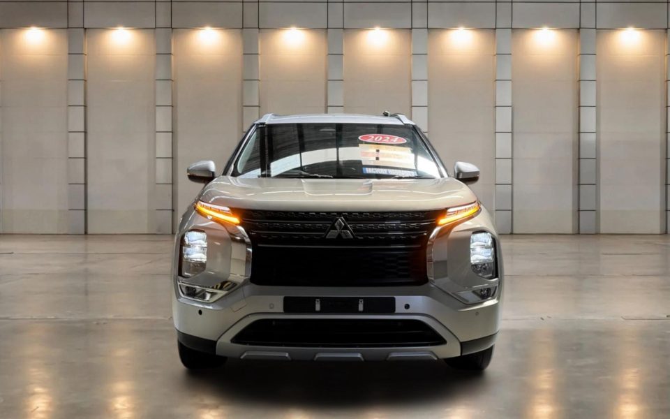 2024 Mitsubishi Outlander LS