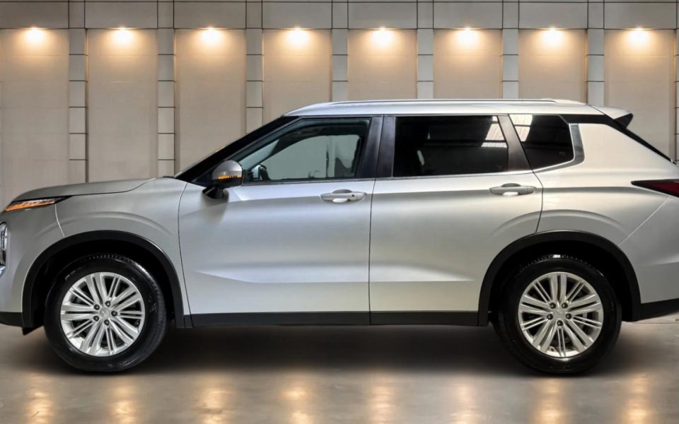 2024 Mitsubishi Outlander LS