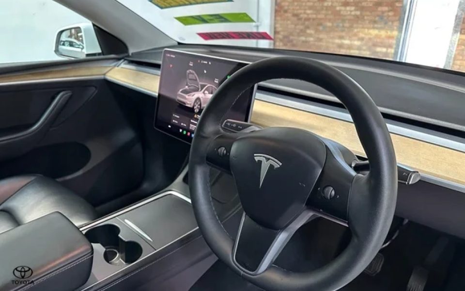 2022 Tesla Model Y Rear-Wheel Drive