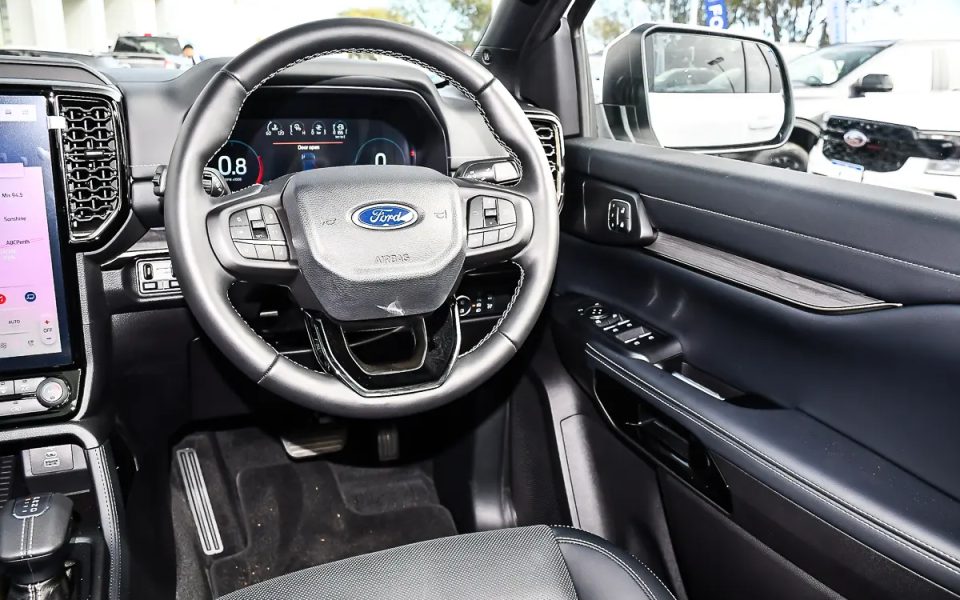 Everest 2026.50 Platinum 3.0L V6 DSL 10Spd At 4X4