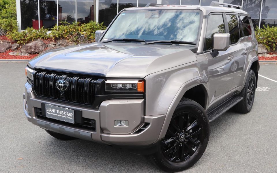 2025 Toyota Prado VX