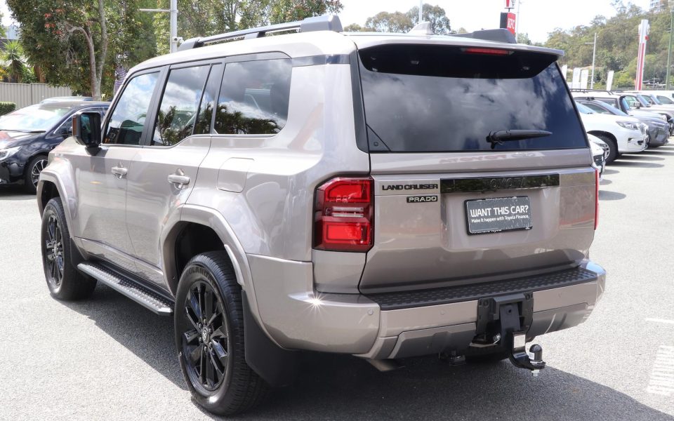 2025 Toyota Prado VX