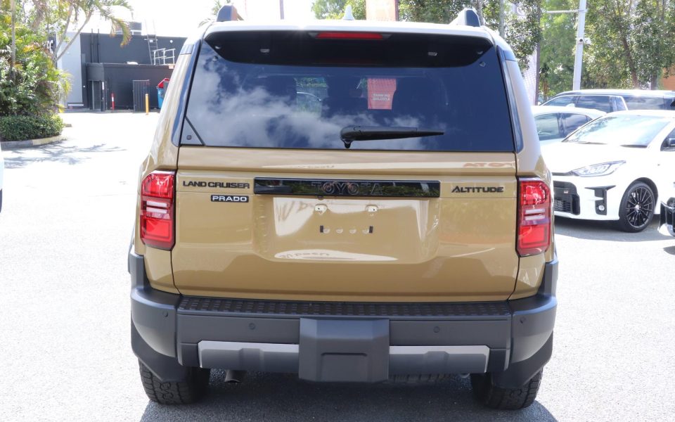 2025 Toyota Landcruiser Prado Altitude