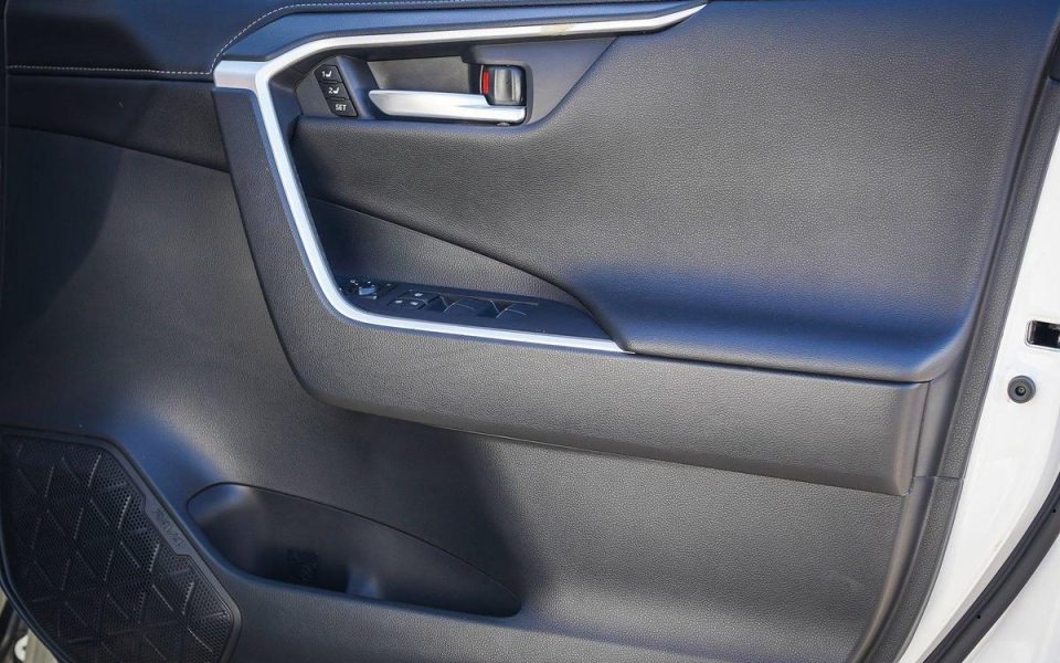 2019 Toyota RAV4 Cruiser-AWD