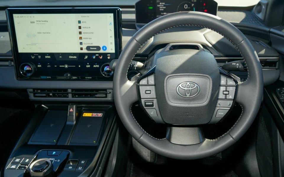 2025 Toyota bZ4X Standard AWD