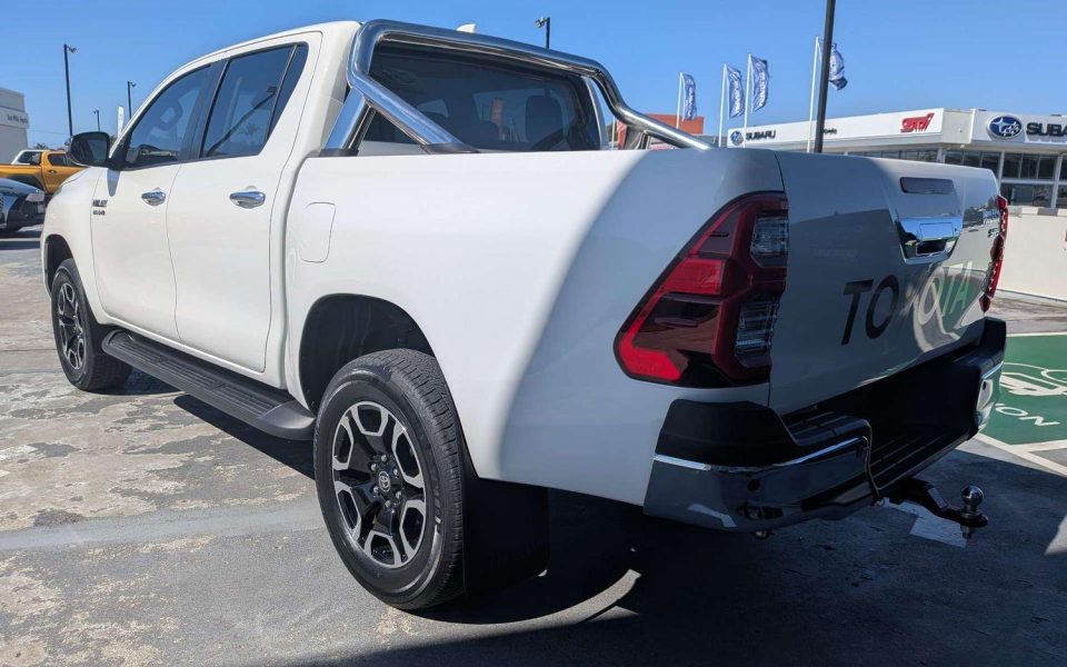 2023 Toyota Hilux SR5