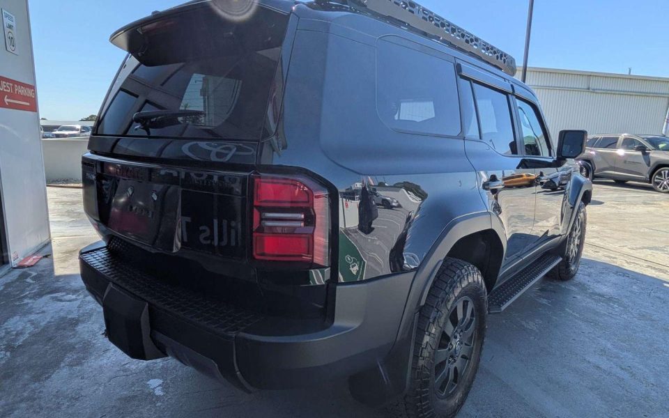 2025 Toyota Landcruiser Prado Altitude