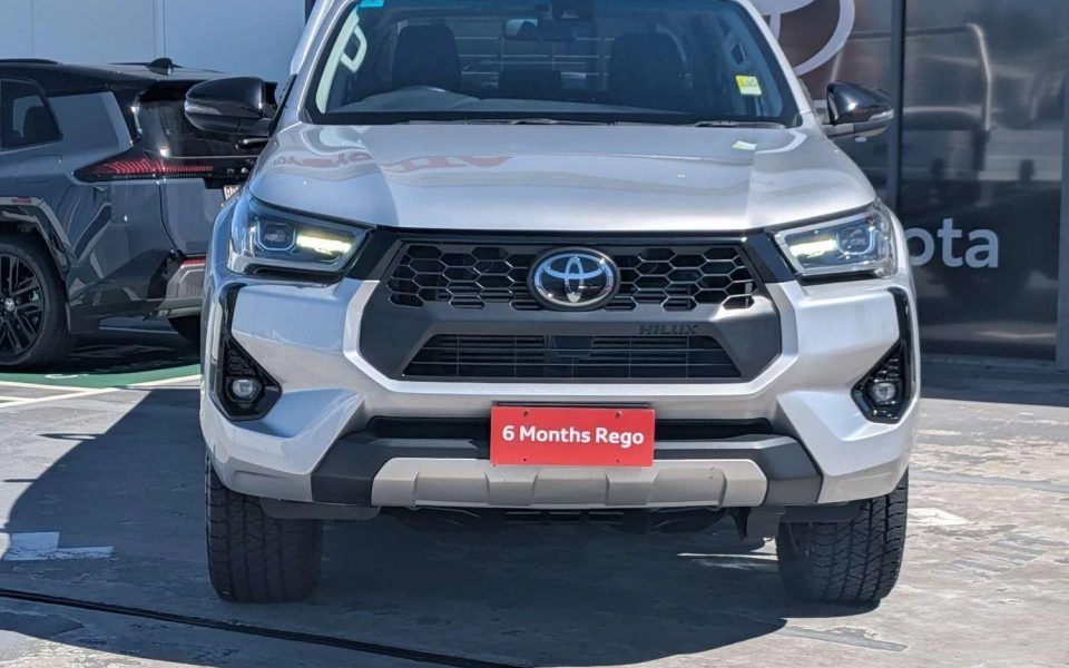 2024 Toyota Hilux SR5