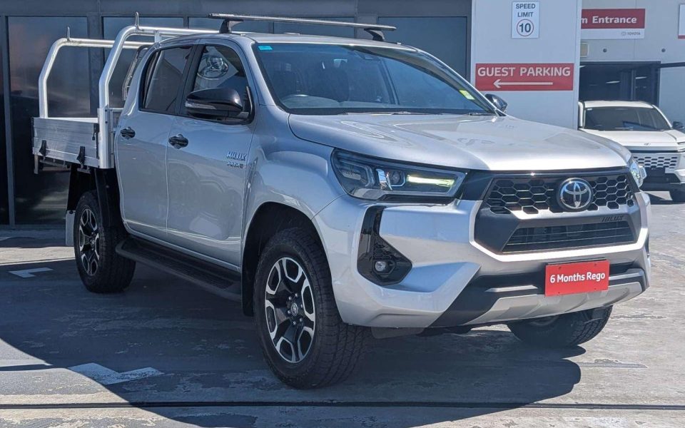 2024 Toyota Hilux SR5