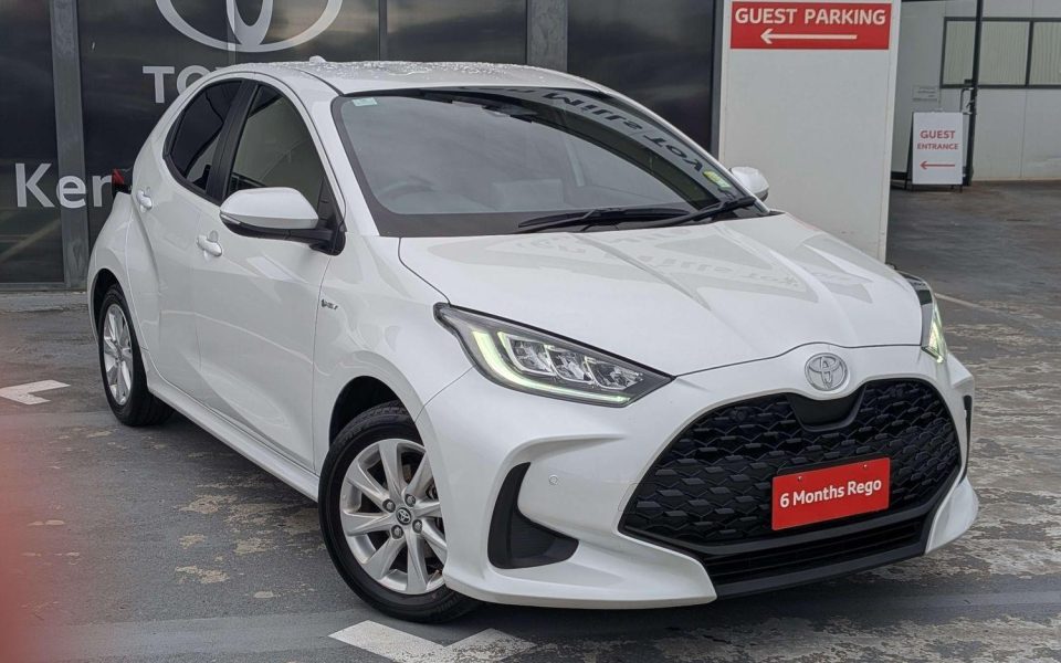 2024 Toyota Yaris HB Hybrid SX