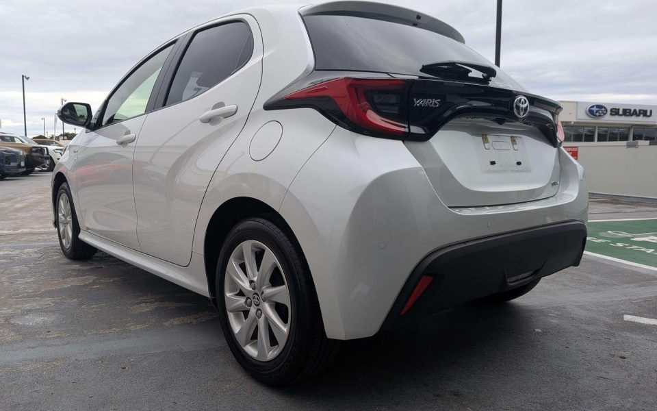 2024 Toyota Yaris HB Hybrid SX