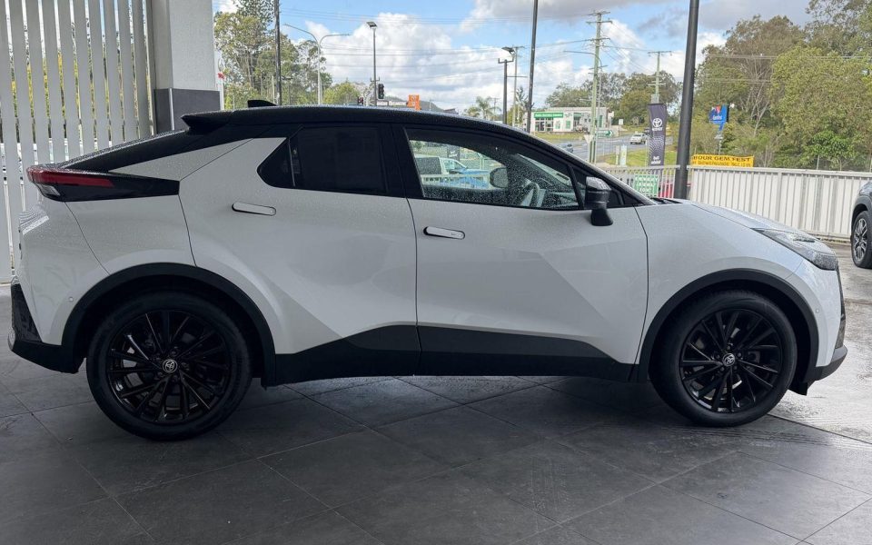 2023 Toyota CH-R Hybrid GR-S