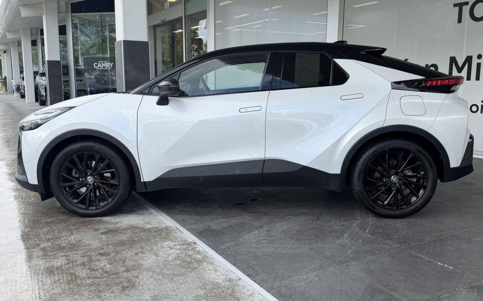 2023 Toyota CH-R Hybrid GR-S