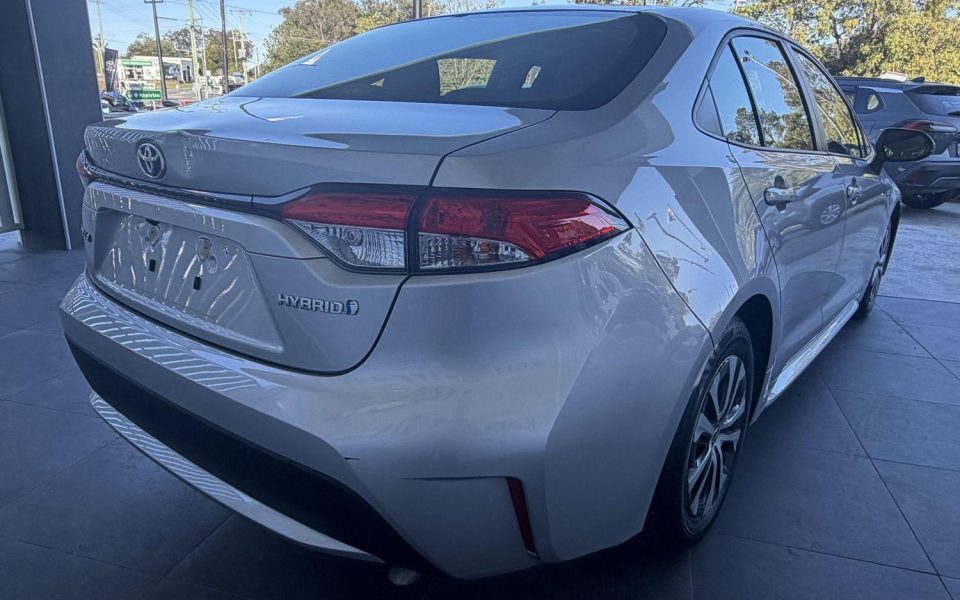 2020 Toyota Corolla Sedan Hybrid Ascent Sport