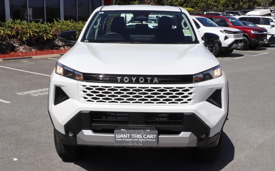 2025 Toyota Hilux 4x4 SR