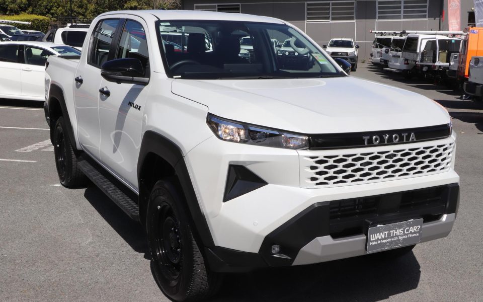2025 Toyota Hilux 4x4 SR