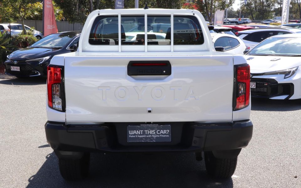 2025 Toyota Hilux 4x4 SR