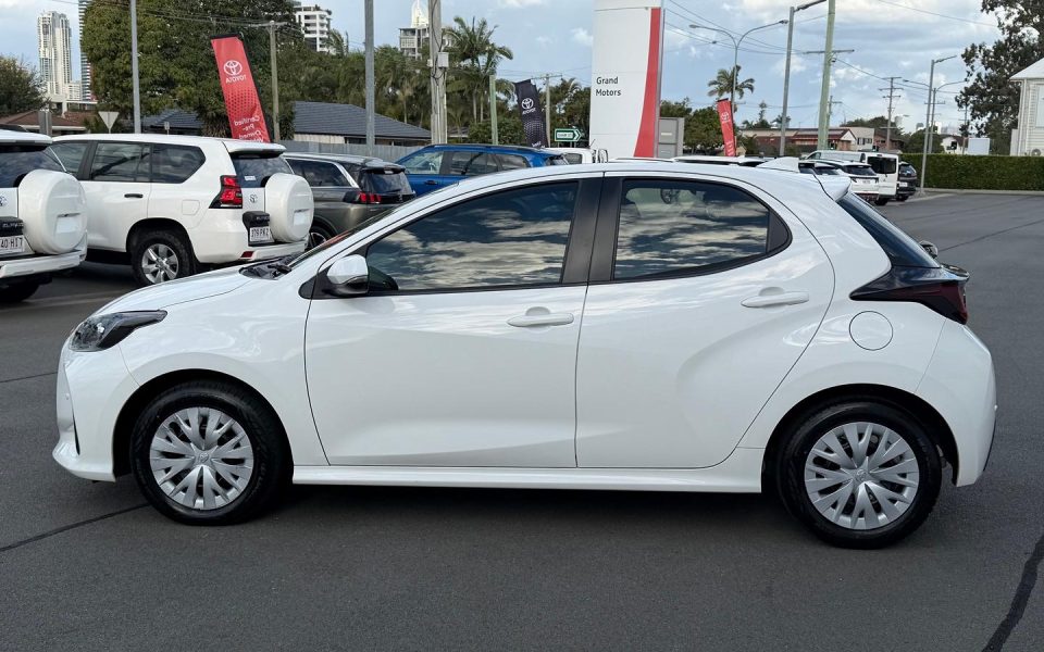 2023 Toyota Yaris Ascent Sport
