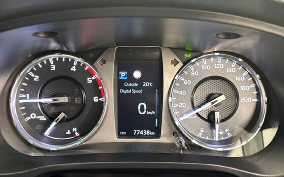 2021 Toyota Hilux SR5