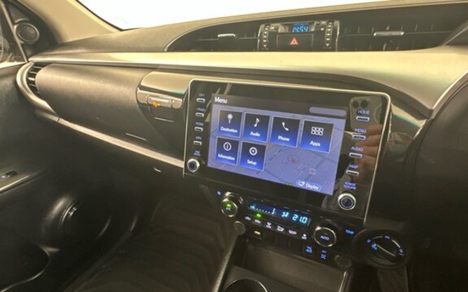 2021 Toyota Hilux SR5