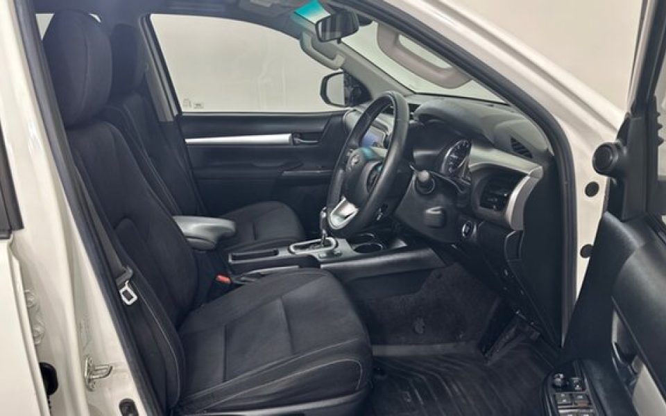 2021 Toyota Hilux SR5