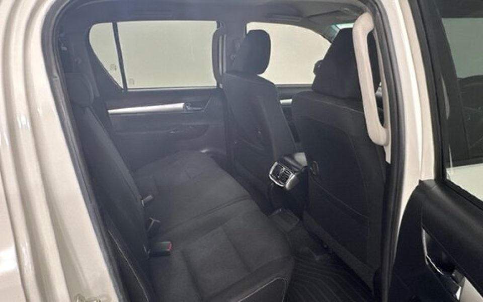 2021 Toyota Hilux SR5