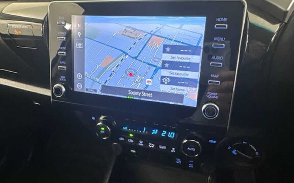 2021 Toyota Hilux SR5