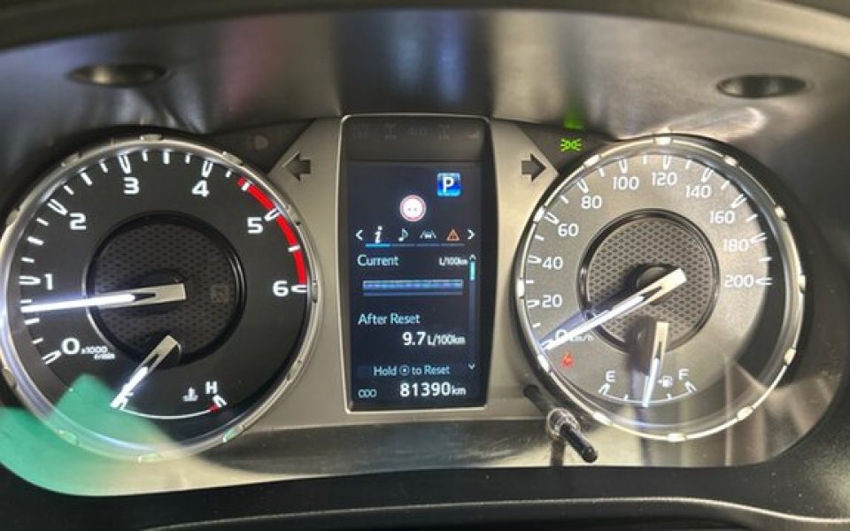 2023 Toyota Hilux SR