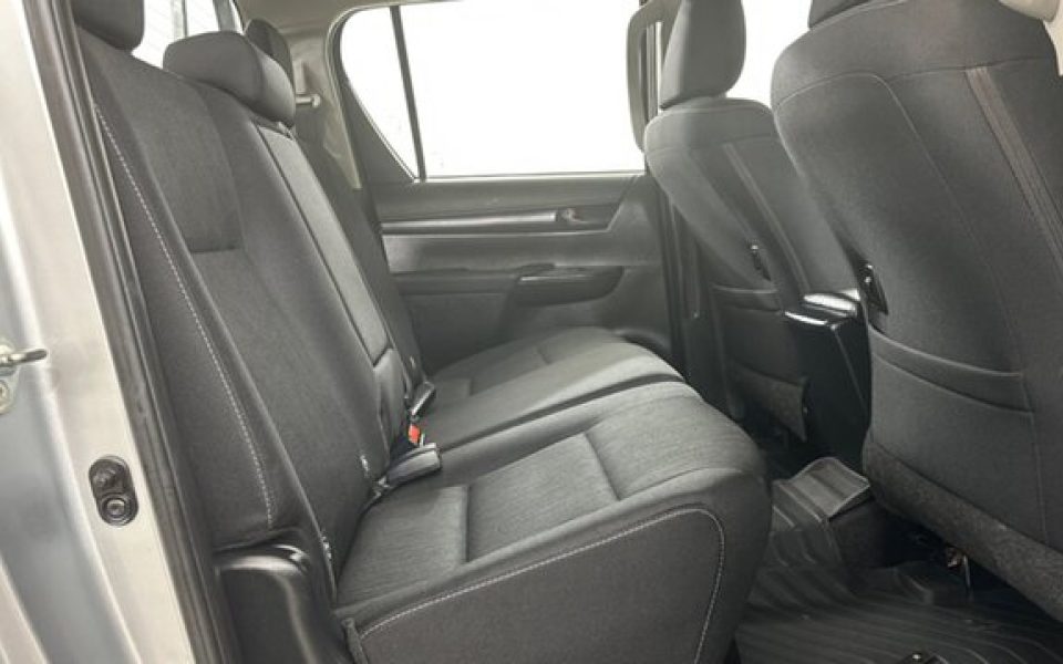 2023 Toyota Hilux SR