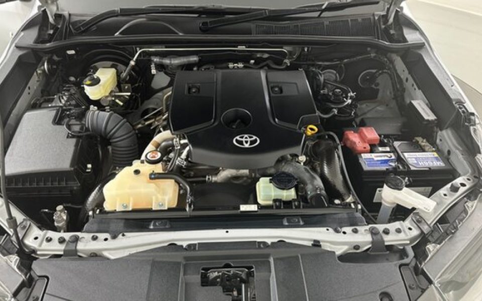 2023 Toyota Hilux SR