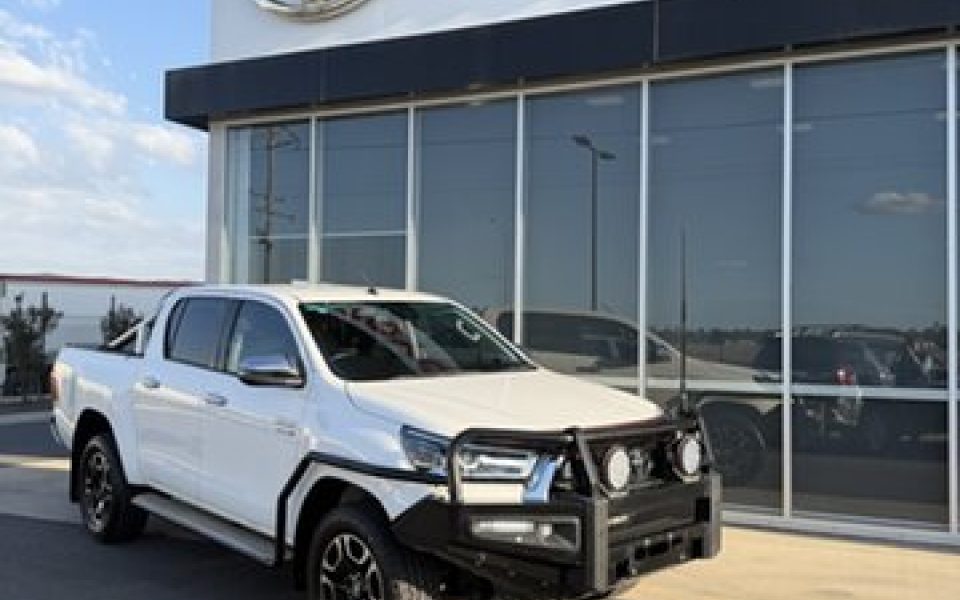2021 Toyota Hilux SR5