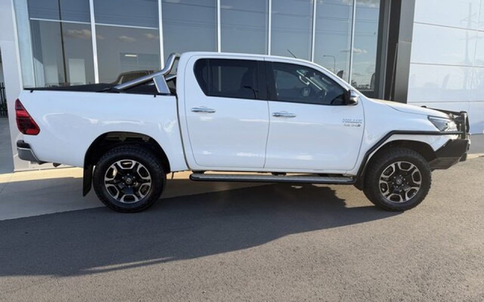 2021 Toyota Hilux SR5