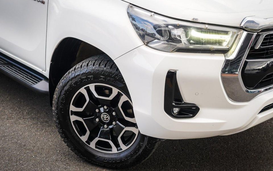 2022 Toyota Hilux SR5
