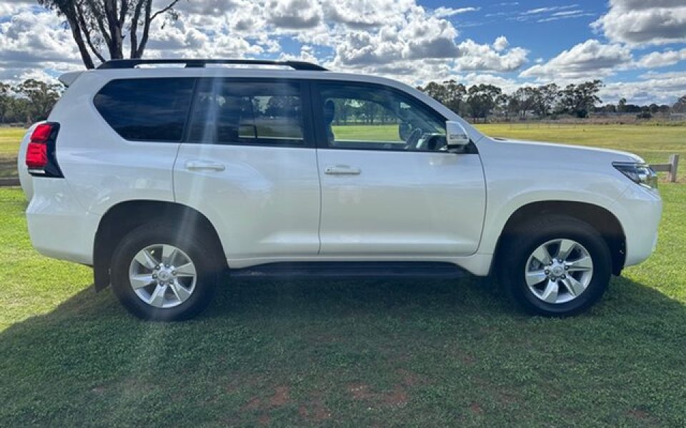 2023 Toyota Landcruiser Prado GXL