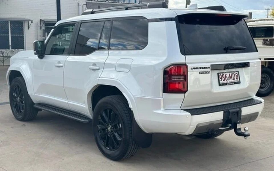 2024 Toyota Prado VX