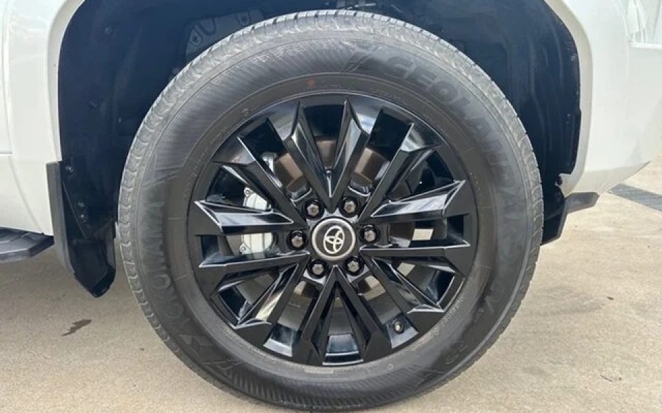 2024 Toyota Prado VX