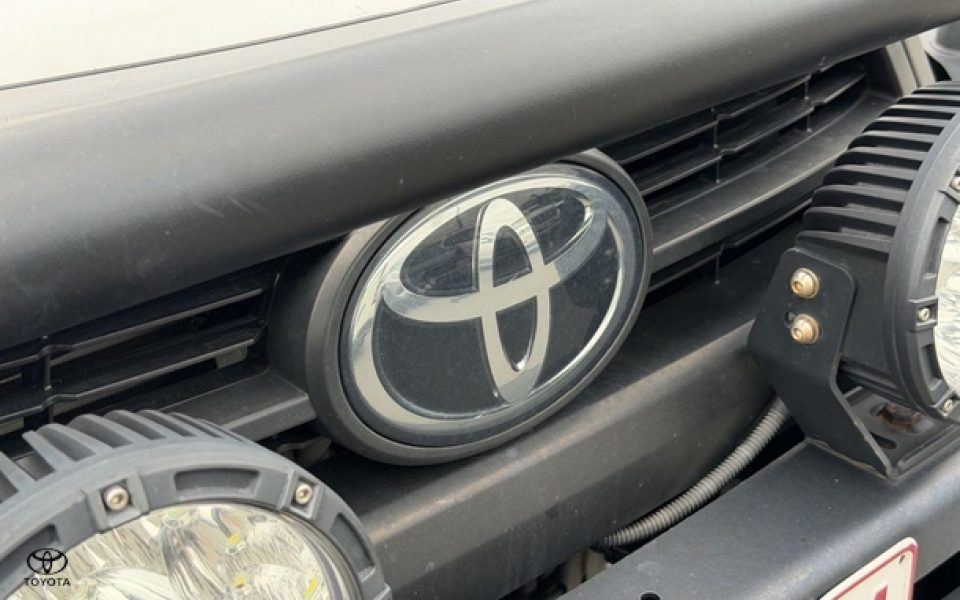 2022 Toyota Hilux SR