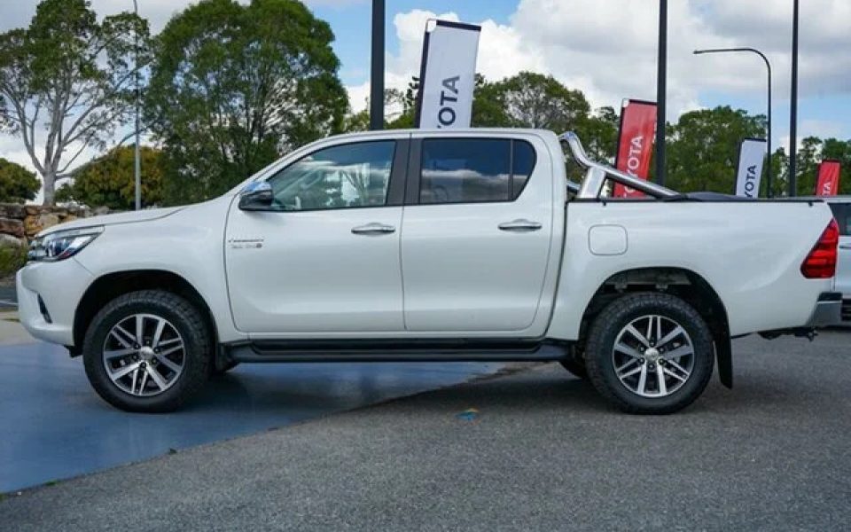 2018 Toyota HILUX SR5