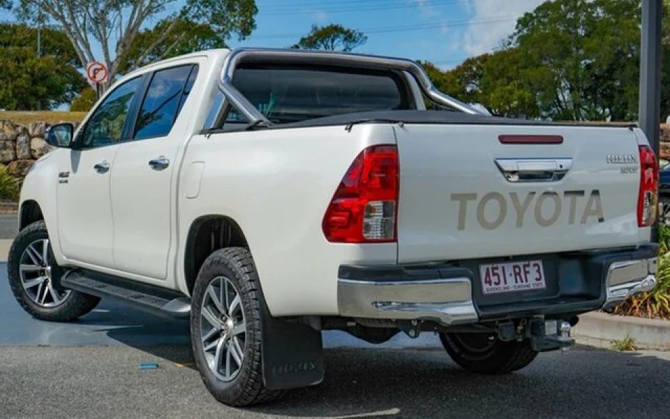 2018 Toyota HILUX SR5