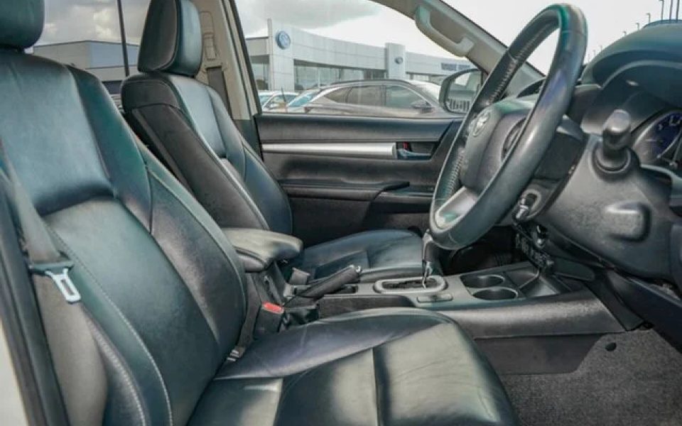 2018 Toyota HILUX SR5