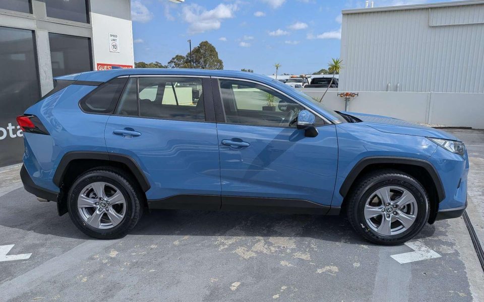 2022 Toyota RAV4 GX-2WD