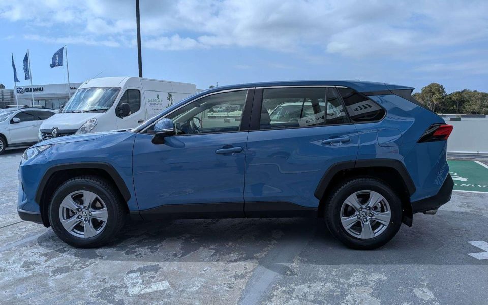 2022 Toyota RAV4 GX-2WD