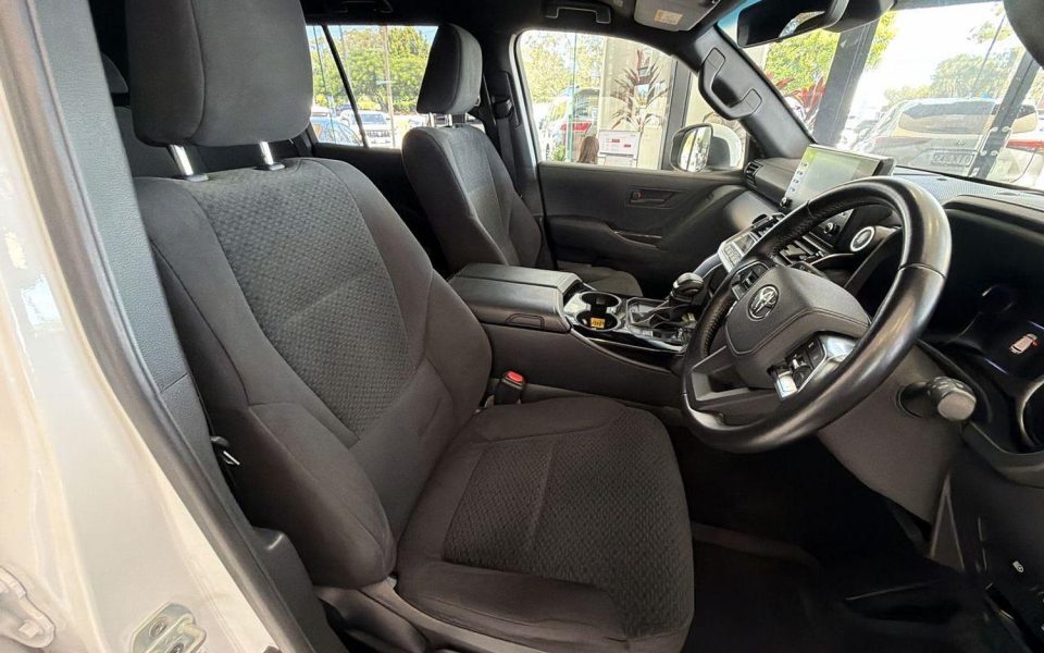 2024 Toyota Landcruiser GXL
