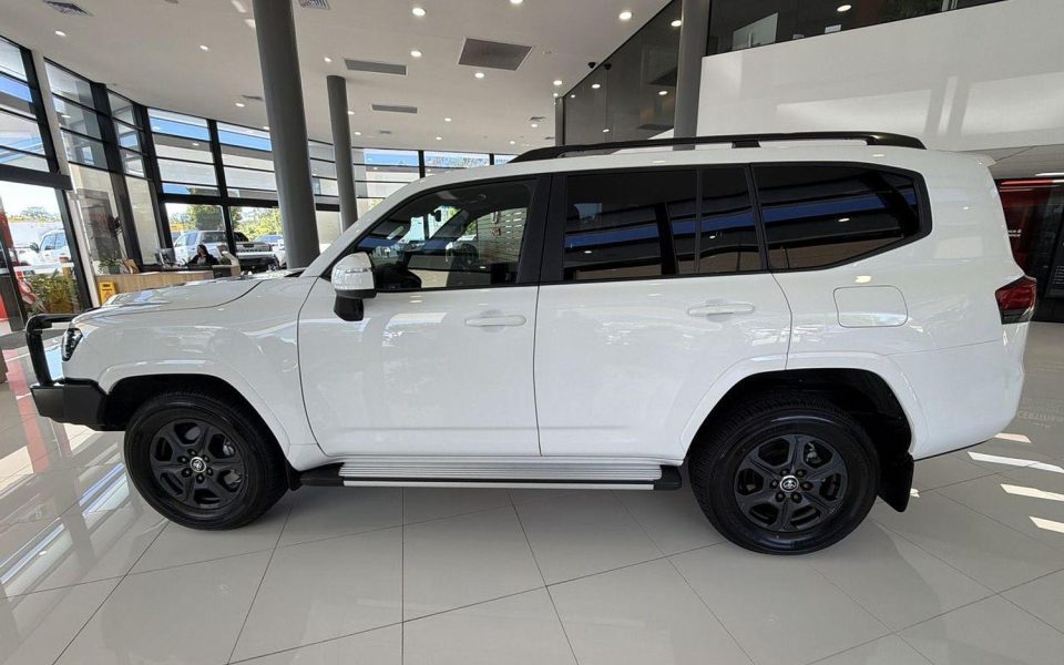 2024 Toyota Landcruiser GXL