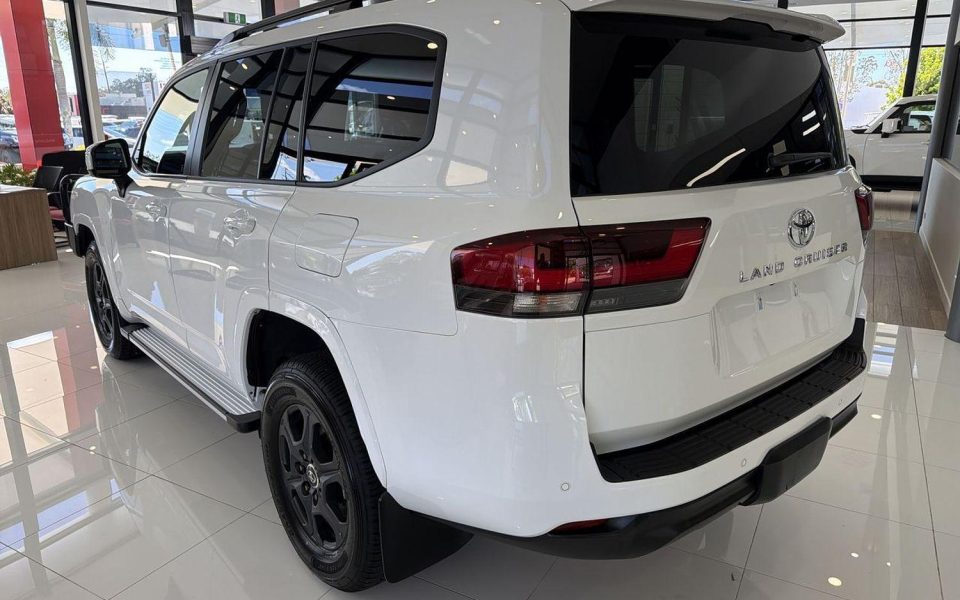 2024 Toyota Landcruiser GXL