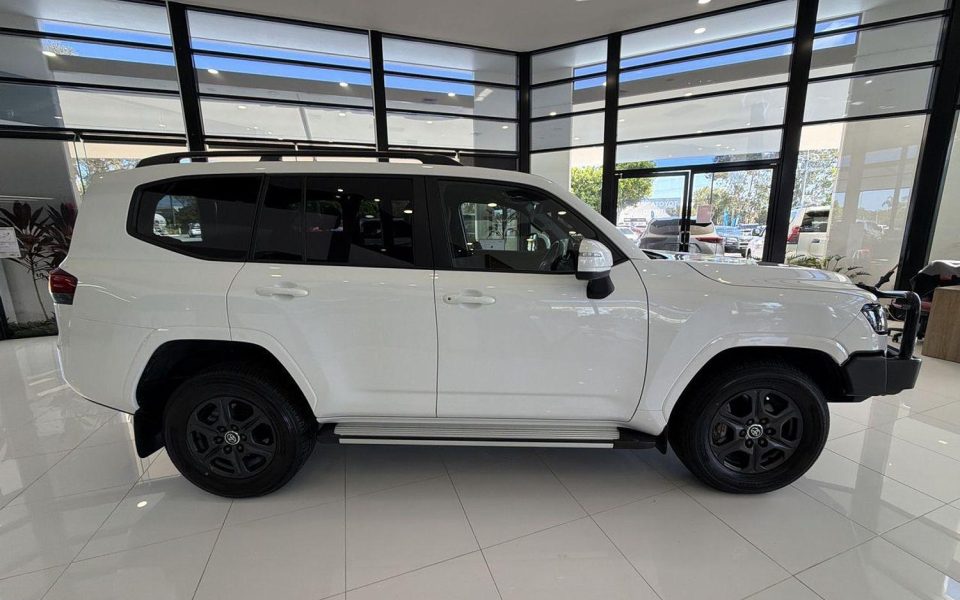 2024 Toyota Landcruiser GXL