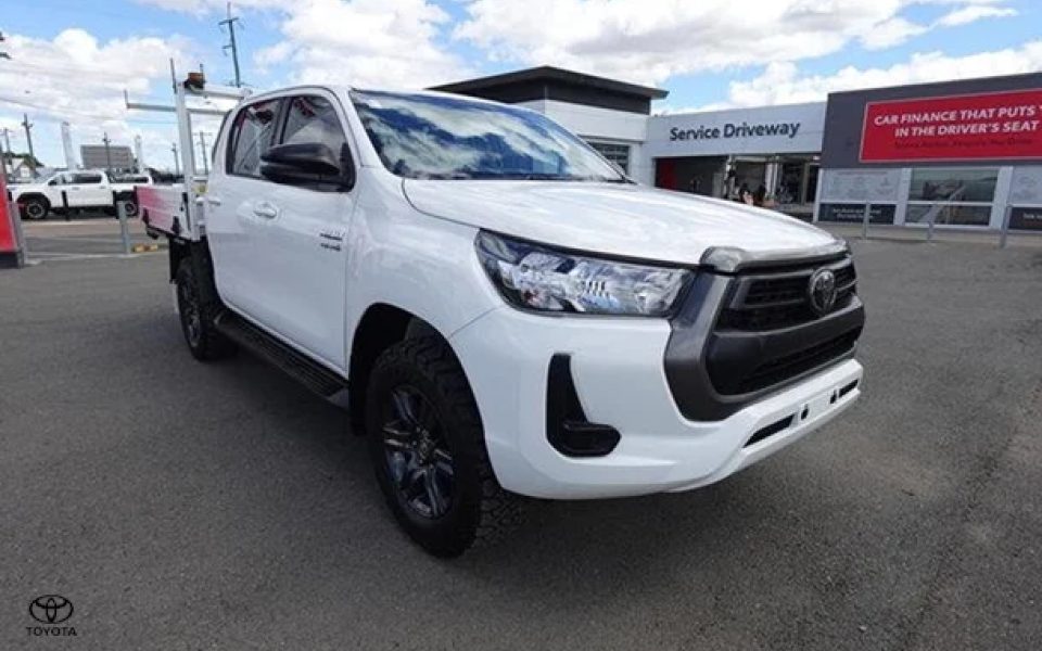 2022 Toyota Hilux SR