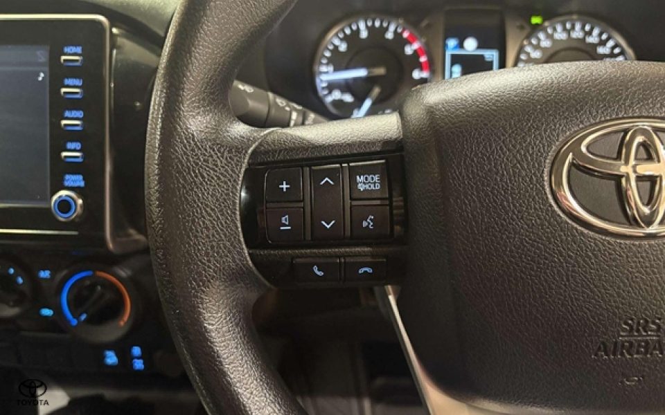 2020 Toyota Hilux SR