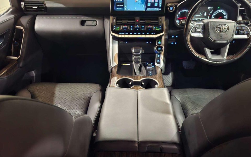 2023 Toyota Landcruiser Sahara